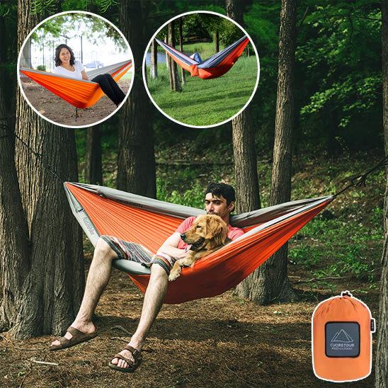 Homme-chien-hamac-orange