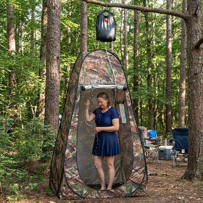 tente-de-douche-femme-petite-robe