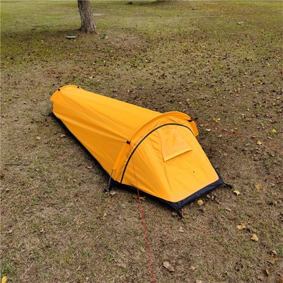 tente-randonnee-jaune-camping