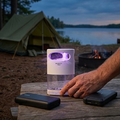 lampe-anti-moustique-feu-tente-lac