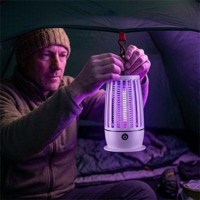lampe-anti-moustique-sac-de-couchage