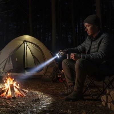 lampe-de-poche-homme-bonnet-feu
