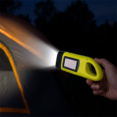 lampe-de-poche-jaune-tente-nuit