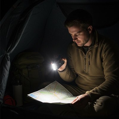 lampe-de-poche-nuit-carte-routiere