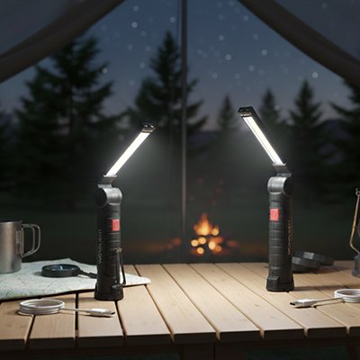 lampe-de-poche-table-bois-sapins-feu
