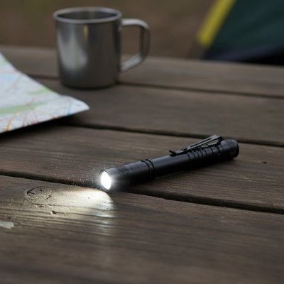 lampe-de-poche-table-exterieur
