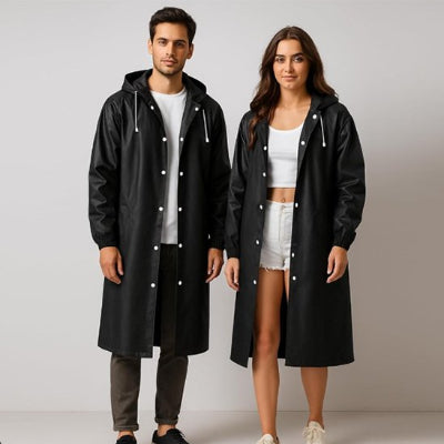 poncho-pluie-jeune-couple