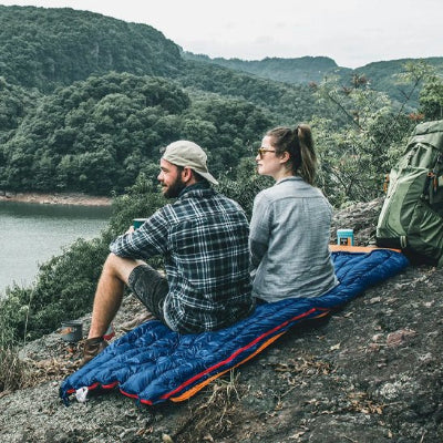 sac-de-couchage-couple-nature