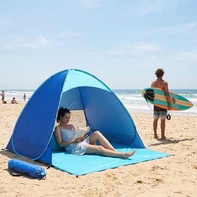 tente-de-plage-jeune-planche-surf