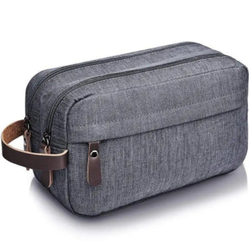 trousse-de-toilette-grise-fond-blanc