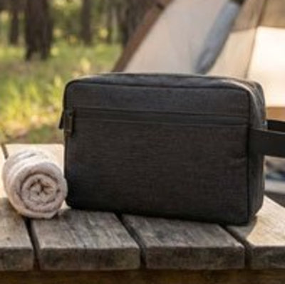trousse-de-toilette-grise-serviette