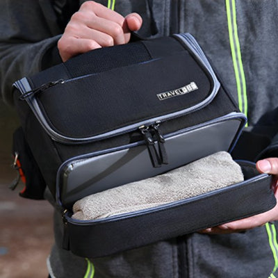 trousse-de-toilette-noire-compartiment