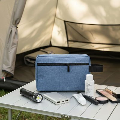 trousse-de-toilette-tente-beige
