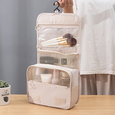 trousse-de-toilette-voyage-ouverte